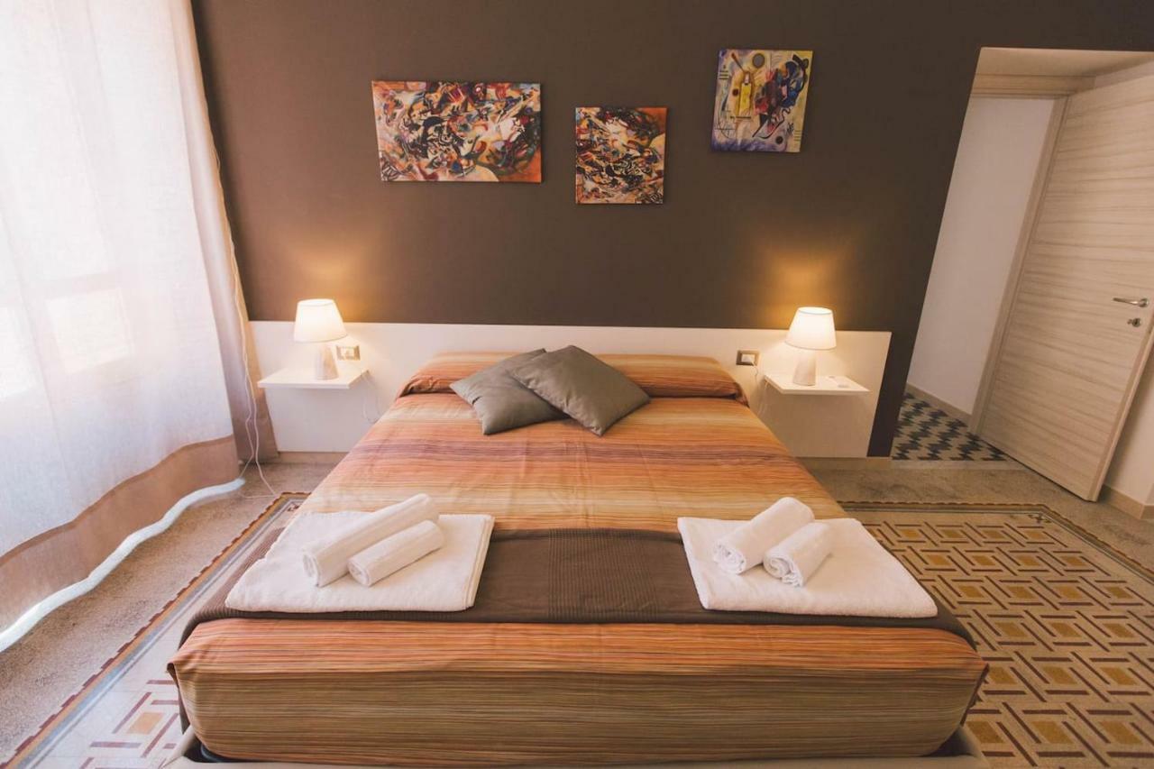 Residenza Macos One Apartment Сиракуза Екстериор снимка