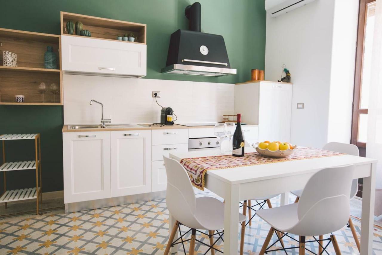Residenza Macos One Apartment Сиракуза Екстериор снимка